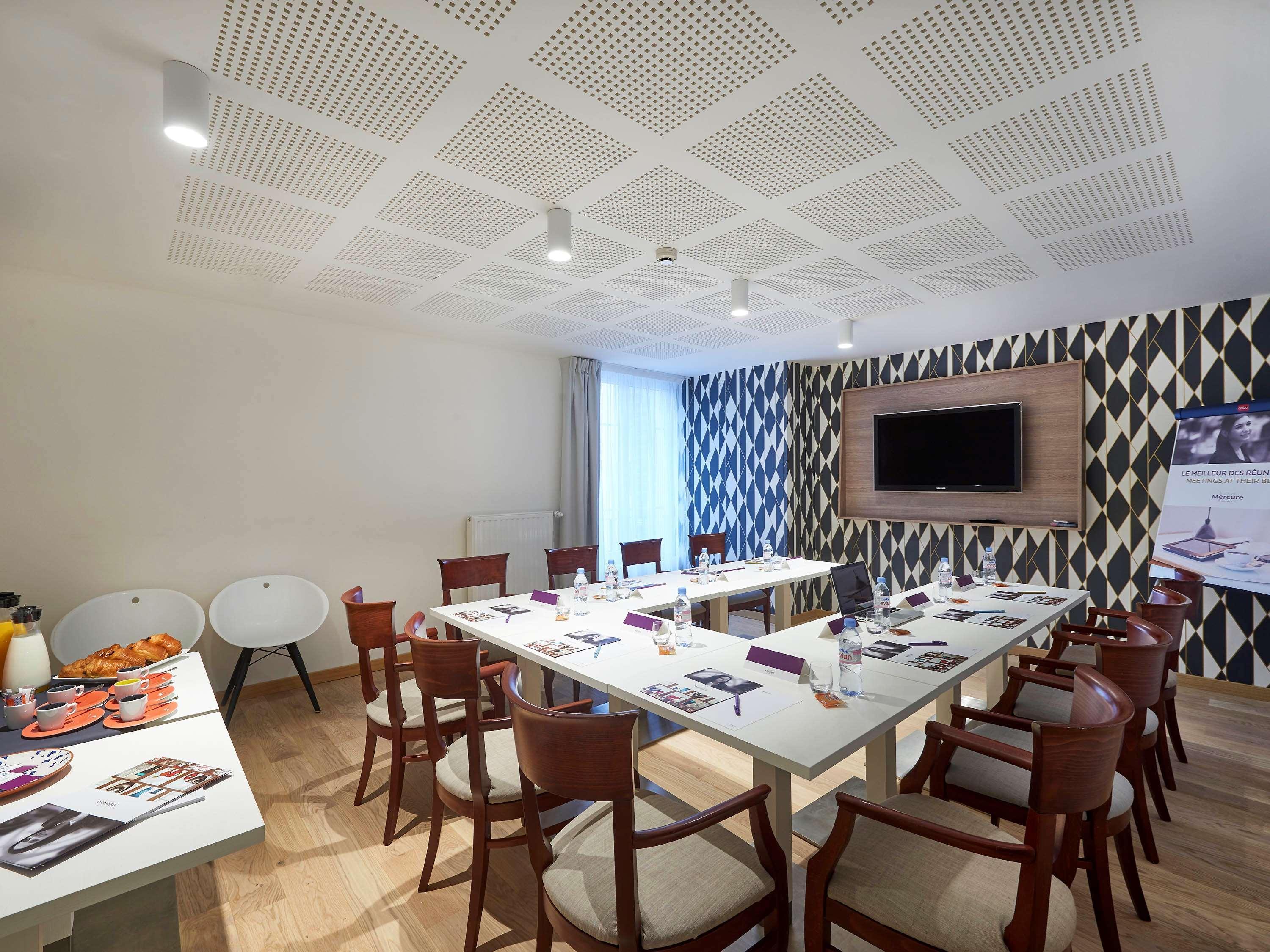 Mercure Centre Les Voyageurs Hotel 4*